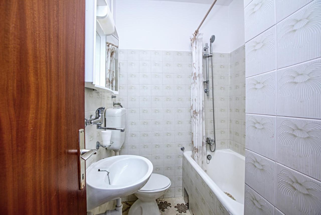 Apartments And Rooms By The Sea Tisno, Murter - 5128 المظهر الخارجي الصورة