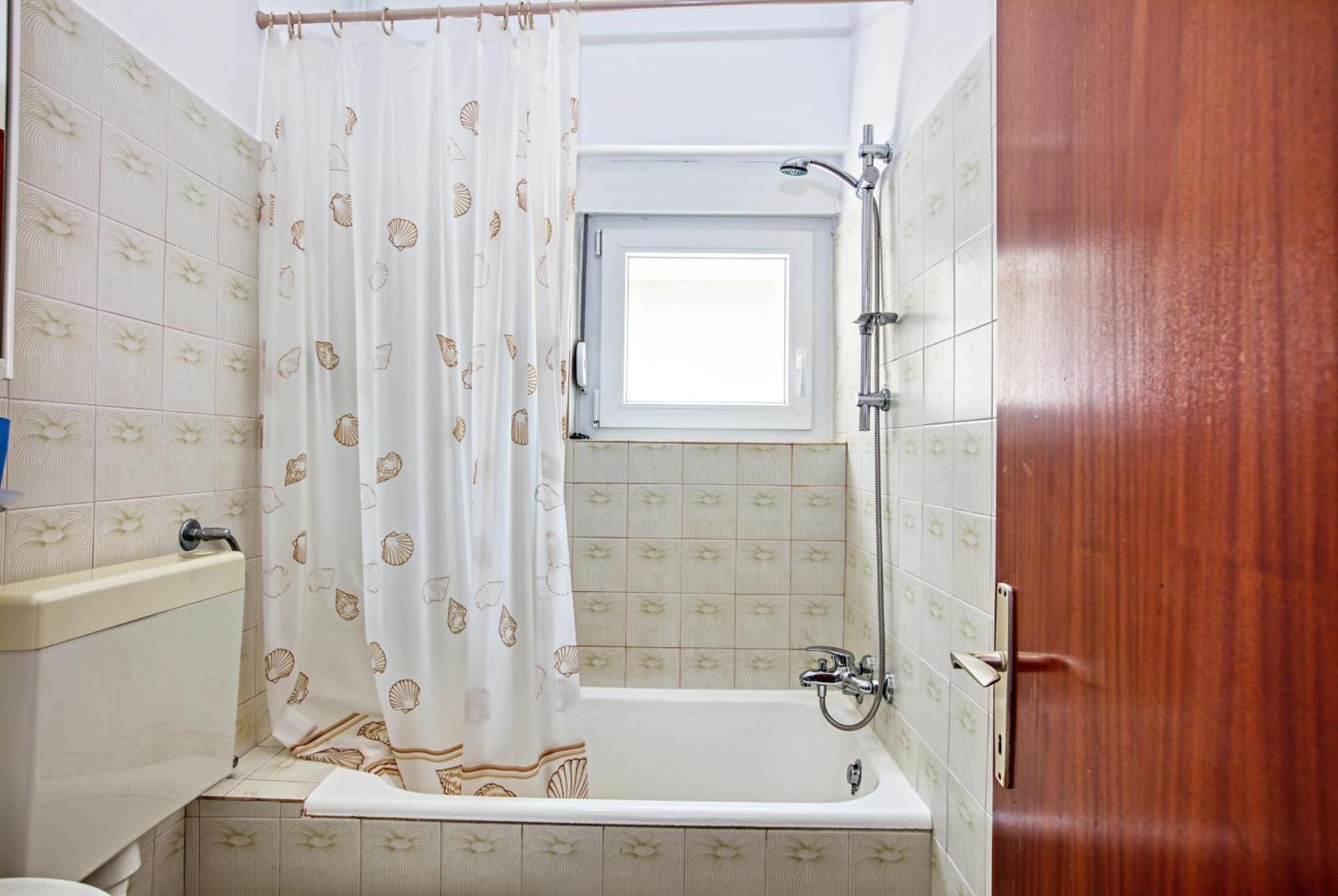 Apartments And Rooms By The Sea Tisno, Murter - 5128 الغرفة الصورة