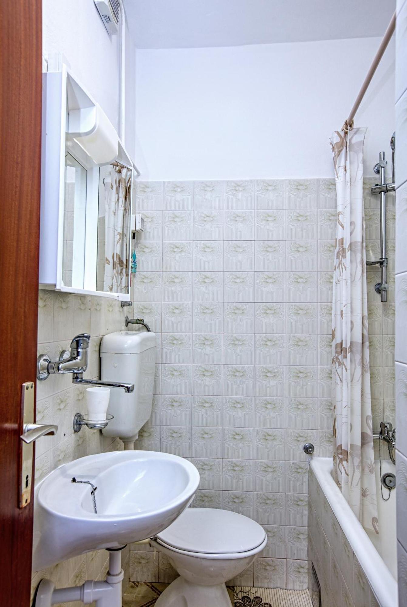 Apartments And Rooms By The Sea Tisno, Murter - 5128 الغرفة الصورة