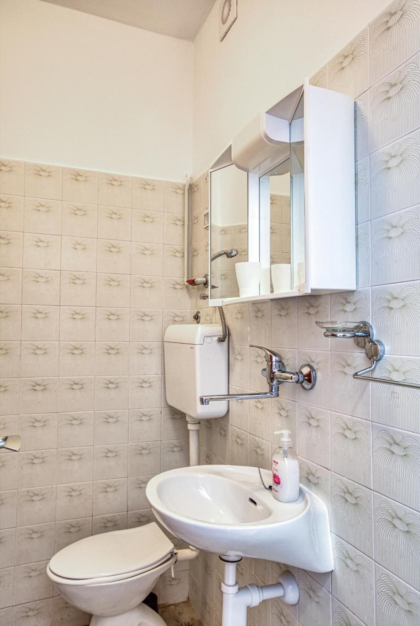 Apartments And Rooms By The Sea Tisno, Murter - 5128 الغرفة الصورة